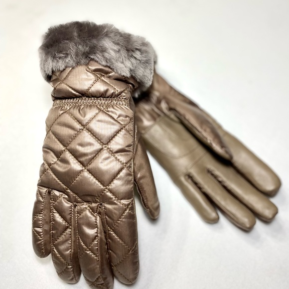 All Weather Touchscreen Compatible Quilted Gloves with Genuine Shearling Trim - Picture 15 of 17